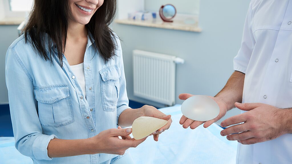 Mamoplastia de aumento: saiba tudo sobre a cirurgia